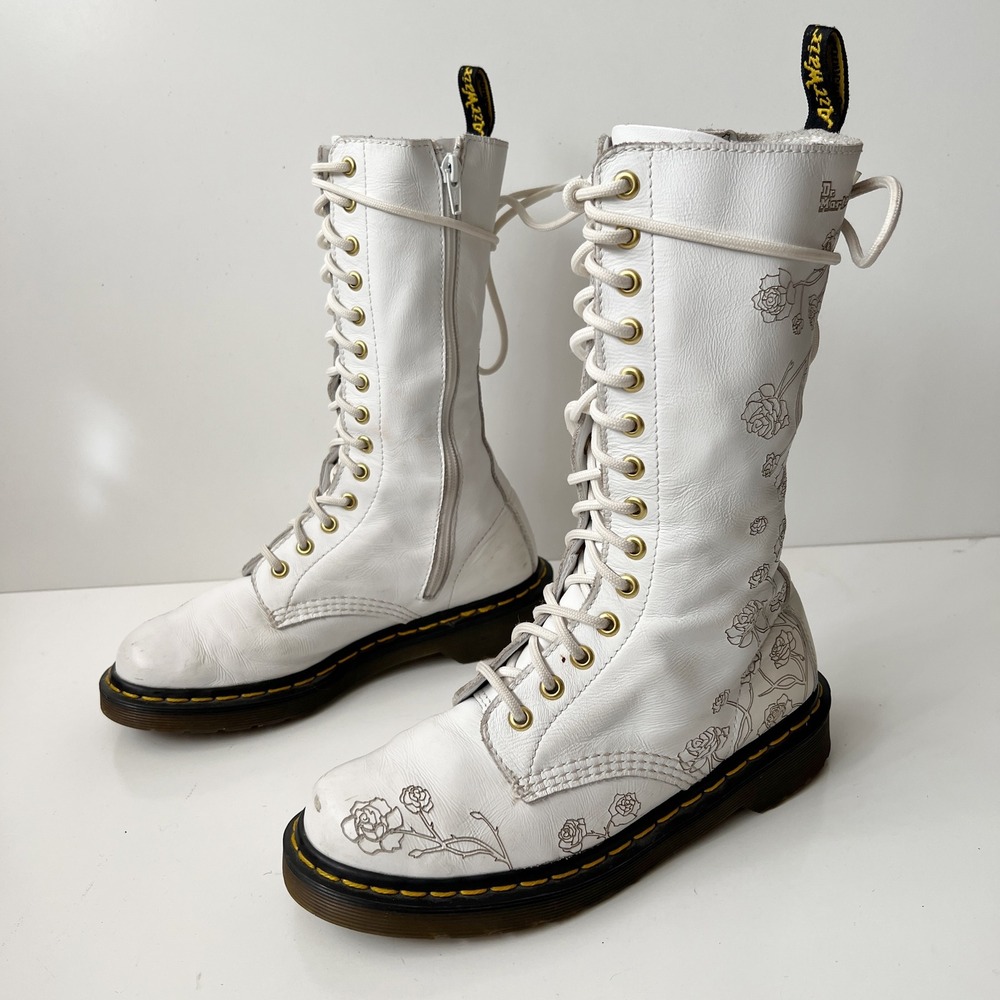 Vintage Dr. Martens 14 Hole Lace Up Tall Boots 7 White Rose Etched Leather Docs - Picture 2 of 13